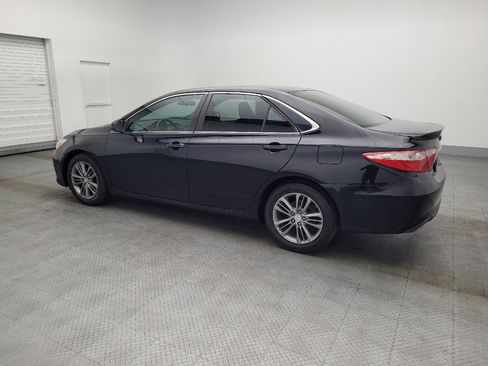 Used 2015 Toyota Camry SE image 3