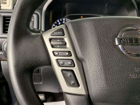Used 2022 Nissan Titan SV RWD image 17
