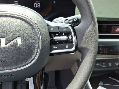 New 2026 Kia Carnival LX FWD image 21