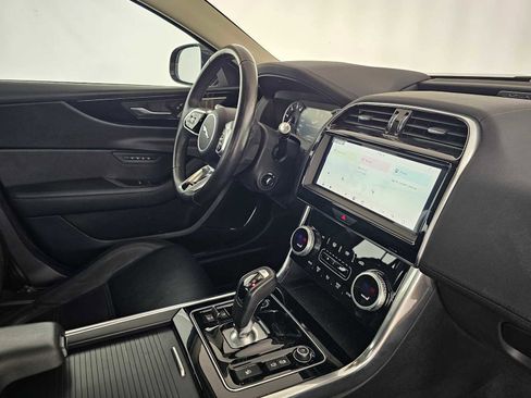 Used 2020 Jaguar XE S RWD image 11