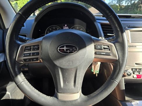 Used 2014 Subaru Outback 2.5i Premium w/ Moonroof Package AWD/4WD image 15