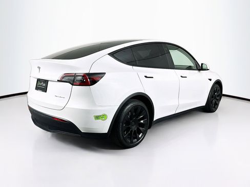 Used 2023 Tesla Model Y Long Range image 9