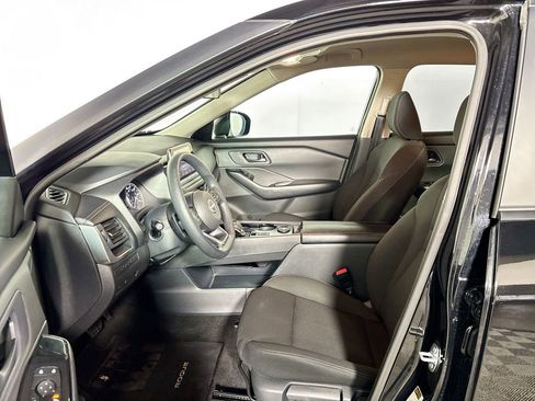 Used 2024 Nissan Rogue S image 11