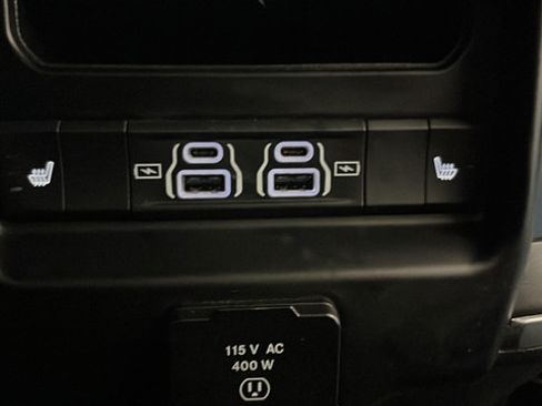 Used 2022 RAM 1500 Laramie AWD/4WD image 36