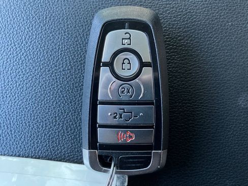 Certified 2024 Ford F250 Lariat w/ Sport Appearance Package image 33