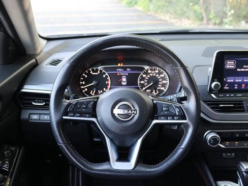 Used 2024 Nissan Altima 2.5 SR FWD image 23