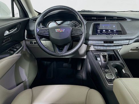 Used 2019 Cadillac XT4 Premium Luxury AWD/4WD image 17