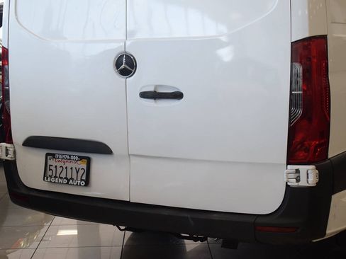 Used 2019 Mercedes-Benz Sprinter 2500 image 7