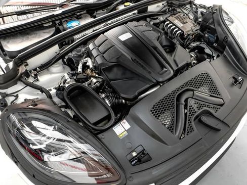 Used 2022 Porsche Macan S AWD/4WD image 46