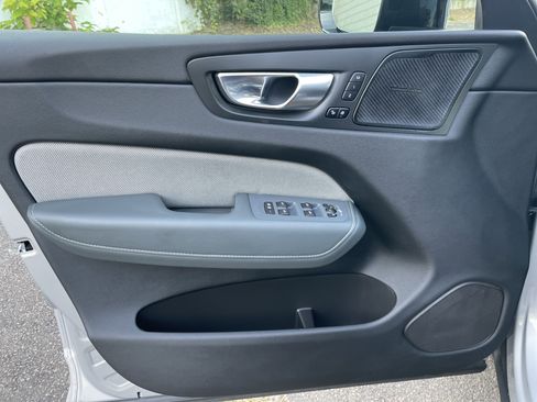 Used 2022 Volvo XC60 B5 R-Design image 41