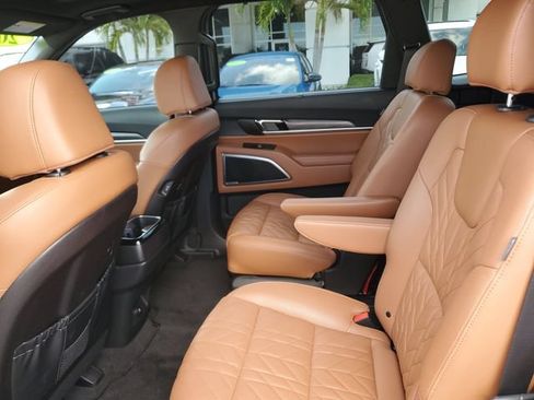 Certified 2025 Kia Telluride AWD image 8