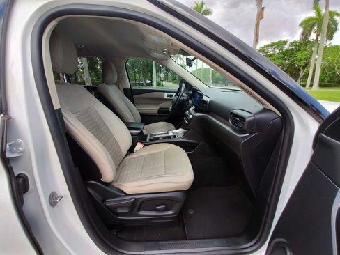 Used 2020 Ford Explorer XLT RWD image 41