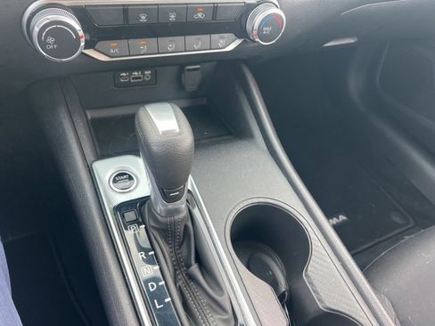 Used 2025 Nissan Altima 2.5 SV image 10