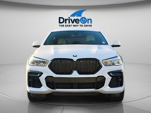 Used 2022 BMW X6 xDrive40i w/ Executive Package image 16