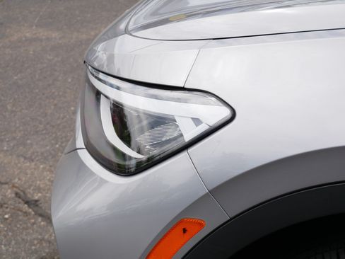 Certified 2025 Volkswagen ID.4 Pro AWD/4WD image 16
