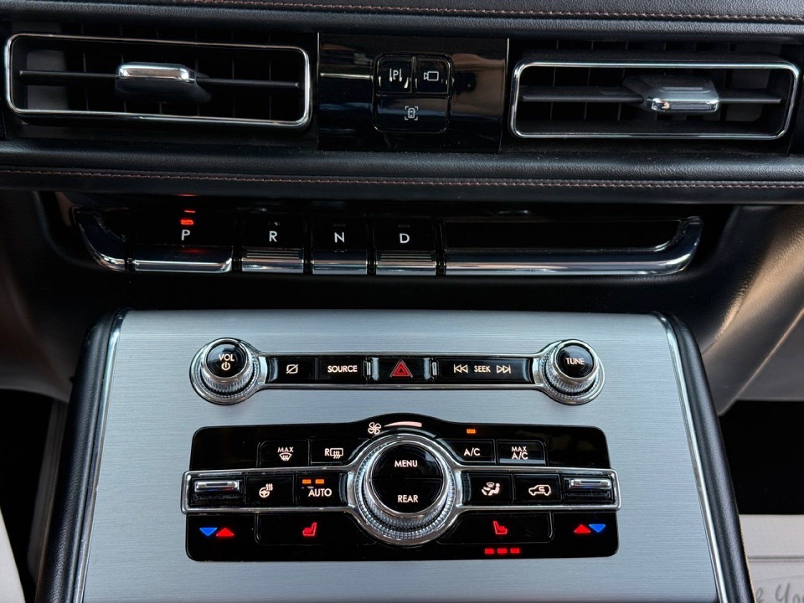 Used 2022 Lincoln Aviator AWD w/ Premium Package image 22