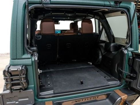 Used 2025 Jeep Wrangler Unlimited Rubicon w/ Technology Group image 48