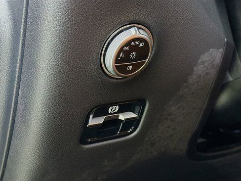 Used 2023 Mercedes-Benz GLC 300 image 12