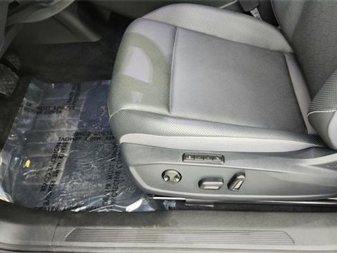 Used 2025 Volkswagen ID.4 Pro S Plus image 32