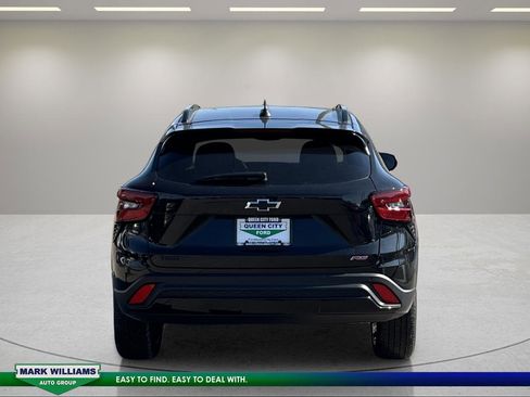 Used 2024 Chevrolet Trax RS w/ Sunroof Package image 11