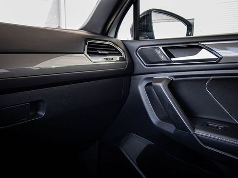Certified 2023 Volkswagen Tiguan SE R-Line FWD image 29