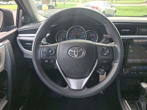 Used 2014 Toyota Corolla LE FWD image 19
