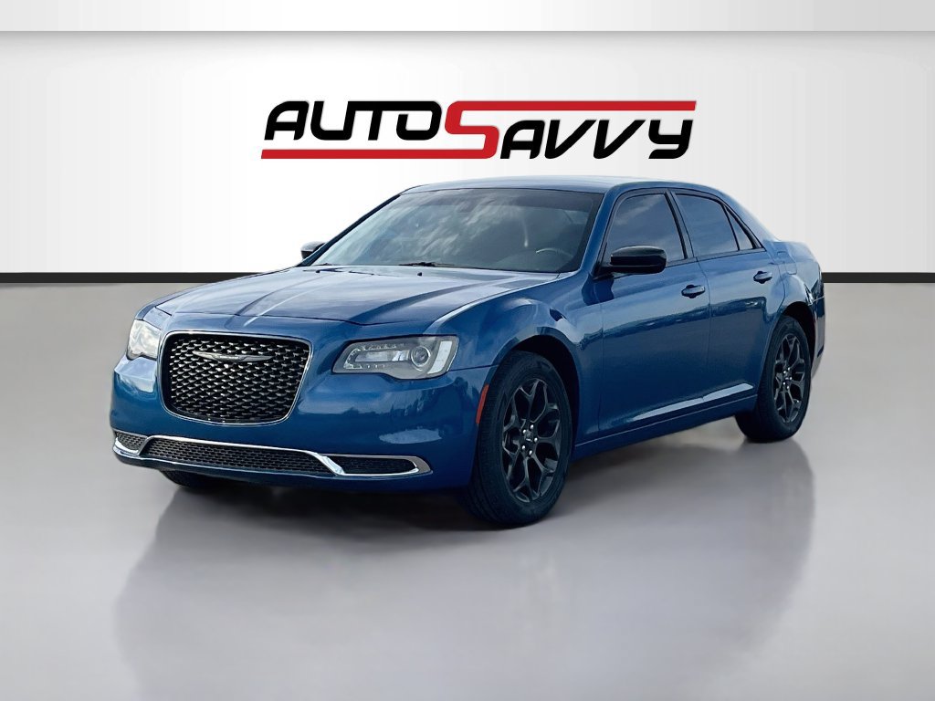 Used 2022 Chrysler 300 Touring w/ Sport Appearance Package AWD/4WD image 3