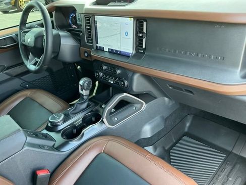Used 2024 Ford Bronco Outer Banks AWD/4WD image 24