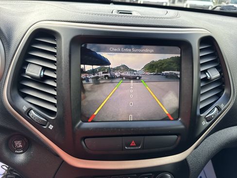 Used 2015 Jeep Cherokee Limited AWD/4WD image 17