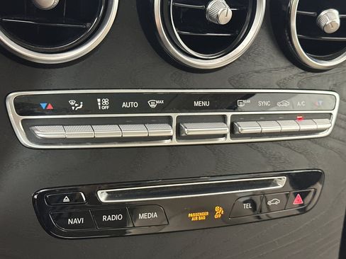 Used 2019 Mercedes-Benz GLC 300 image 20