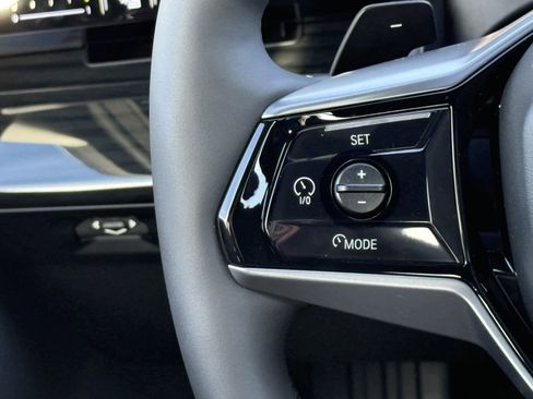 Certified 2025 BMW 530i xDrive image 40