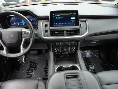 Used 2023 Chevrolet Suburban Z71 w/ Z71 Off-Road Package AWD/4WD image 10