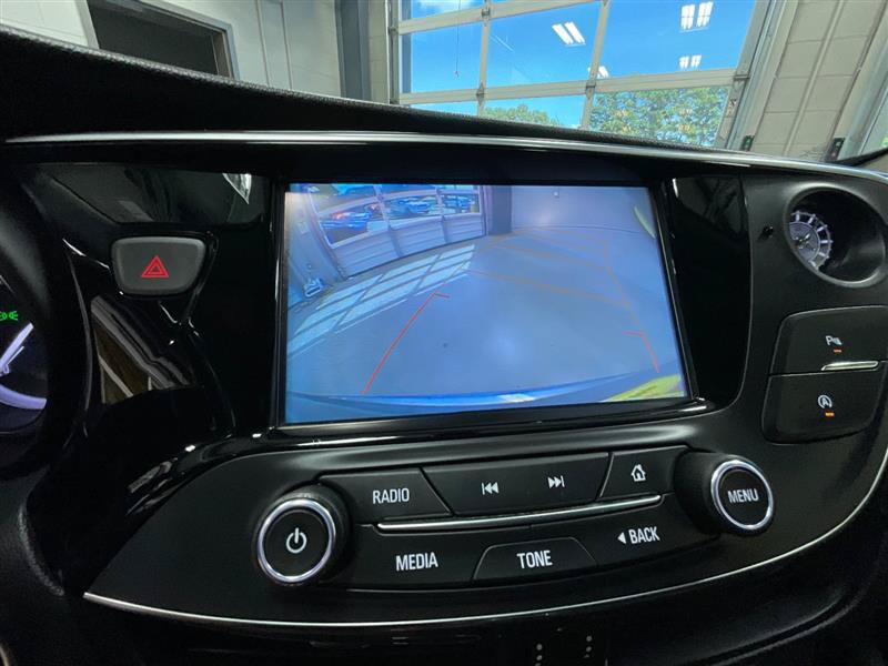 Used 2020 Buick Envision Essence AWD/4WD image 18