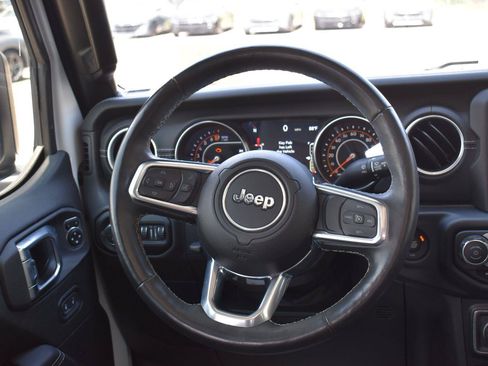 Used 2022 Jeep Gladiator Overland w/ Popular Equipment Package AWD/4WD image 36