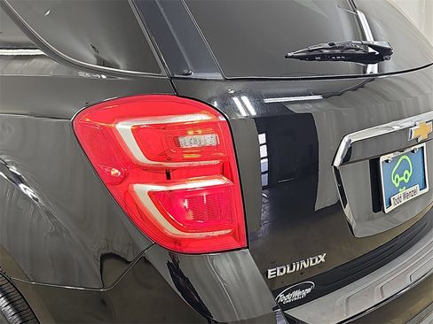 Certified 2017 Chevrolet Equinox LT w/ Convenience Package image 38