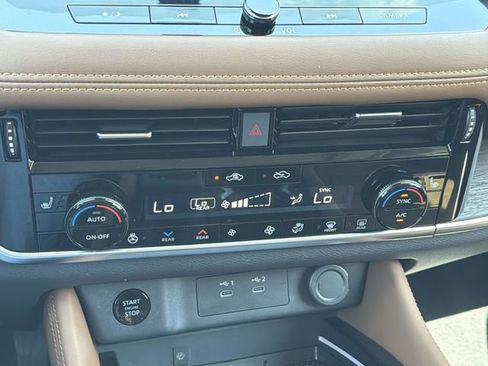 Certified 2025 Nissan Rogue Platinum w/ Platinum Premium Package image 7