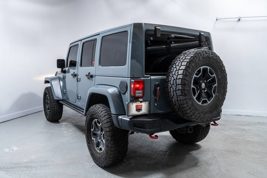 Used 2015 Jeep Wrangler Unlimited Rubicon AWD/4WD image 3