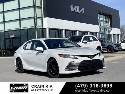 Used 2023 Toyota Camry LE image 1
