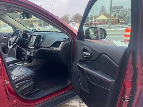 Used 2014 Jeep Cherokee Trailhawk w/ Comfort/Convenience Group image 15