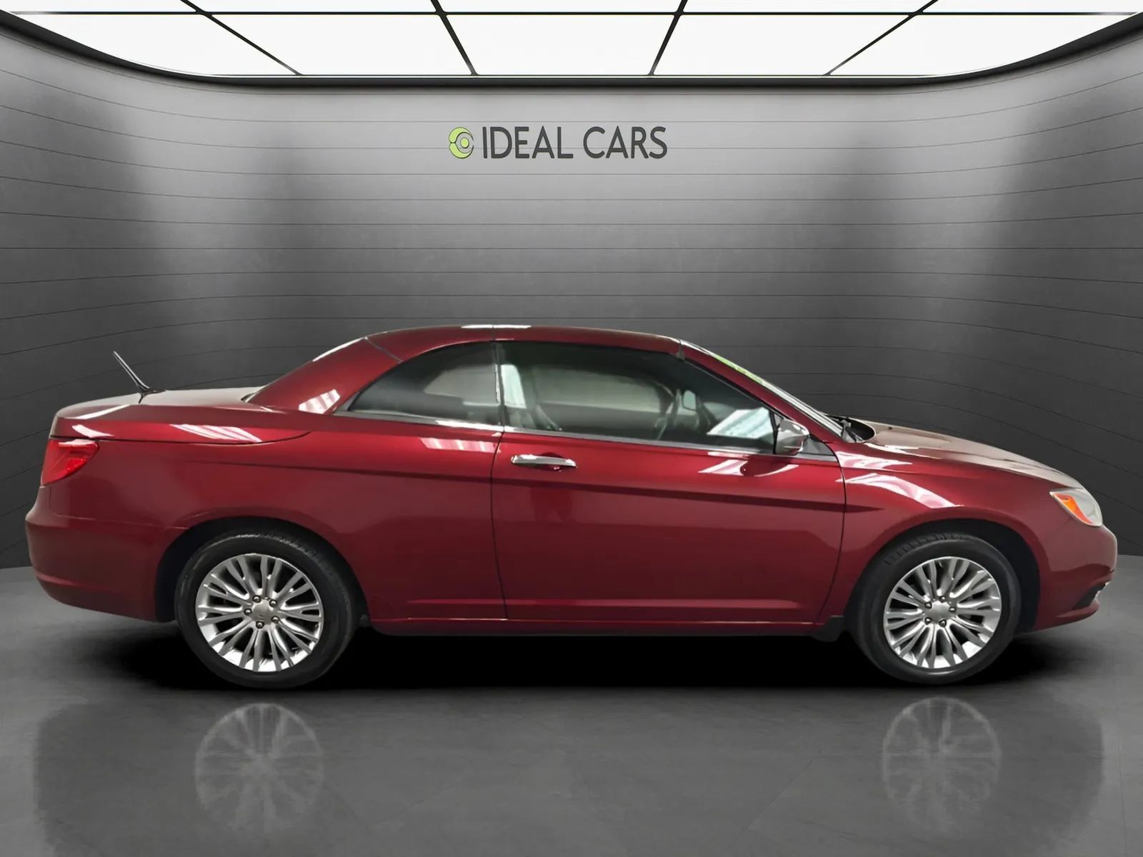 Used 2013 Chrysler 200 Limited FWD image 4
