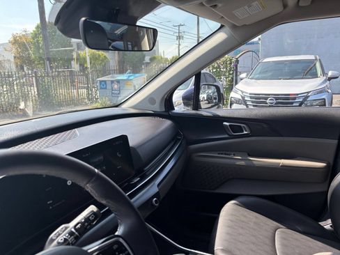 Used 2026 Kia Carnival FWD image 37