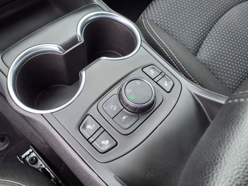 Used 2022 GMC Terrain SLE w/ Driver Convenience Package image 15