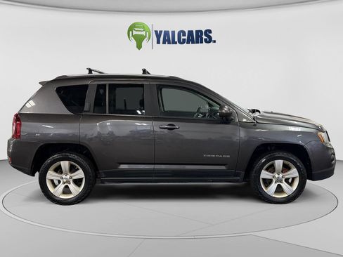 Used 2016 Jeep Compass Latitude AWD/4WD image 6