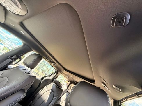 New 2026 Chrysler Pacifica Select image 28