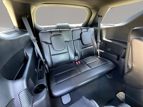 Used 2020 Ford Explorer XLT w/ Equipment Group 202A AWD/4WD image 26