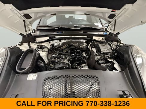Used 2020 Porsche Macan AWD/4WD image 23