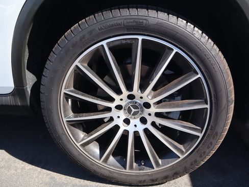 Used 2021 Mercedes-Benz GLC 300 image 16
