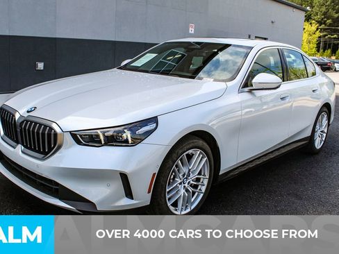 Used 2025 BMW 530i w/ Premium Package image 3
