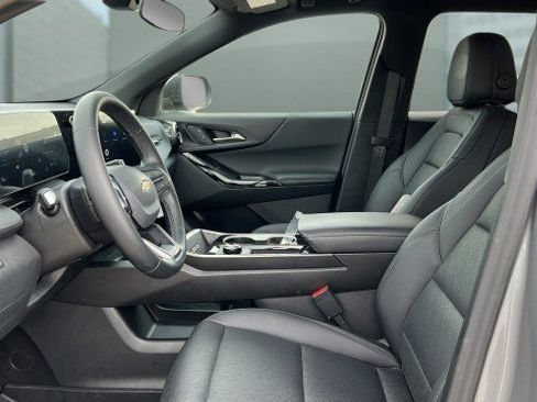 Used 2026 Chevrolet Equinox LT w/ Convenience Package II image 19