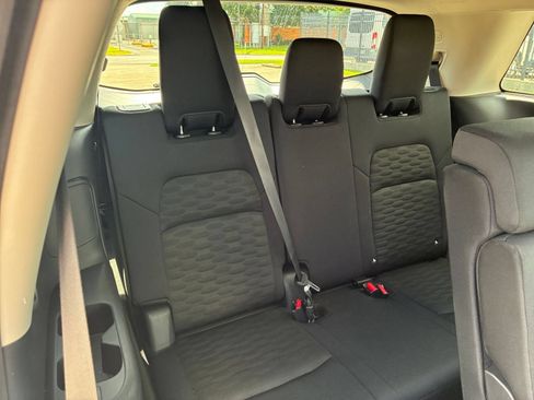 Used 2025 Nissan Pathfinder SV FWD image 26